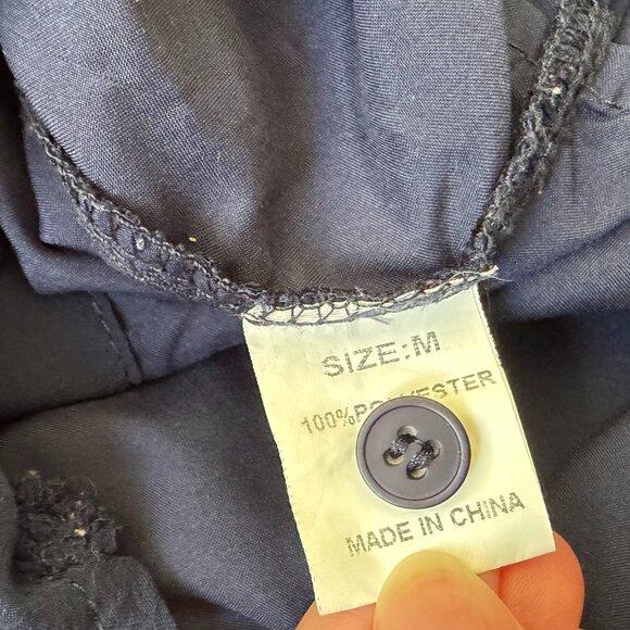 Blue Short-Sleeve Button-Down Textured Chiffon Blouse โ Size US M - Picture 3 of 3